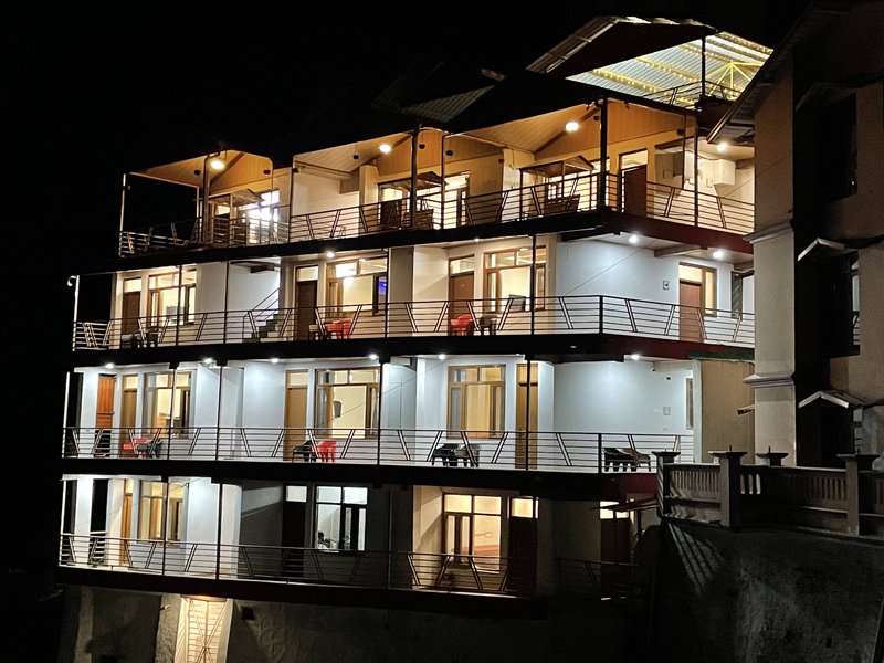 Hotel Himashray facade