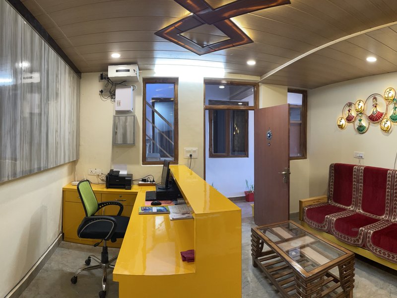 Welcome desk